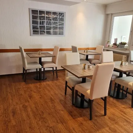 Airport Karsten Hotel