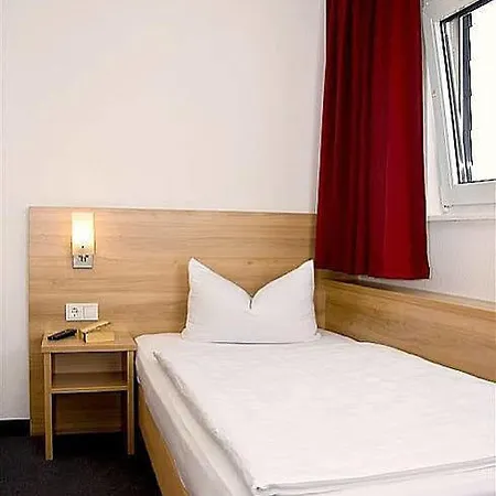 Hotel Airport Karsten 3*