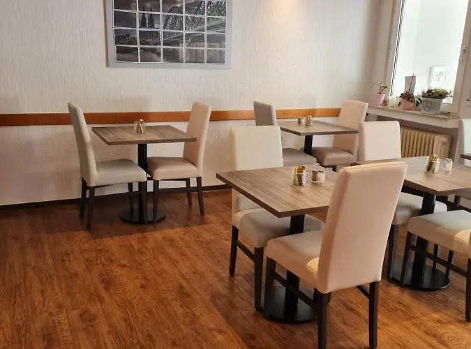 Airport Karsten Hotel