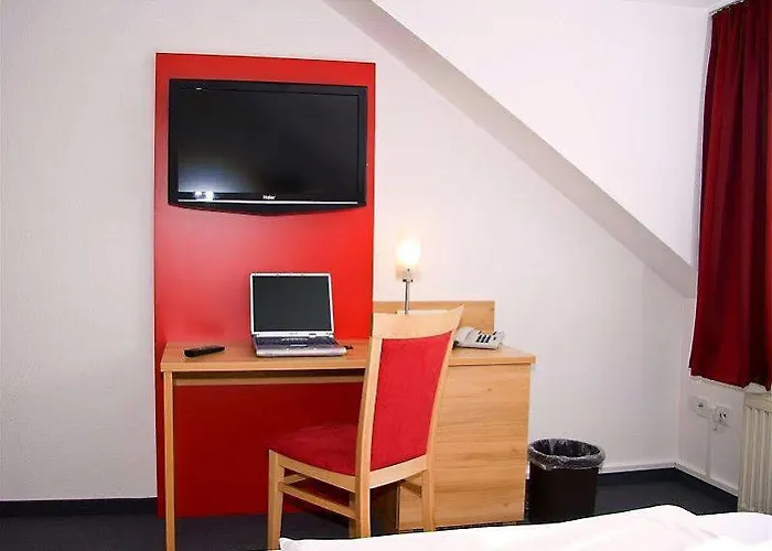 Airport Karsten Hotel