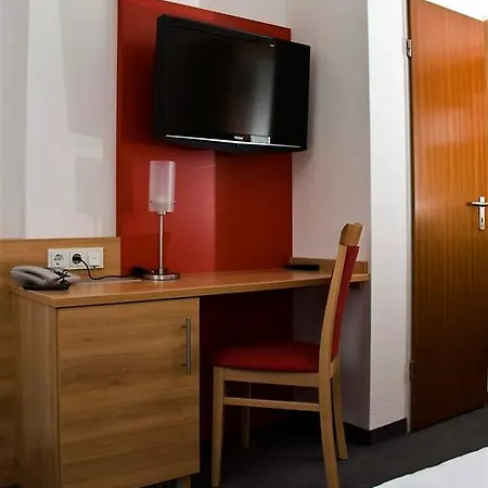 Airport Karsten 3*